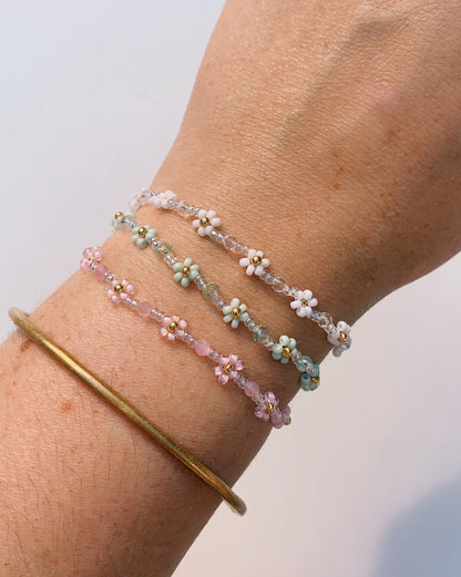 keari - Perlenarmband mit Facettenperlen und Gänseblümchen